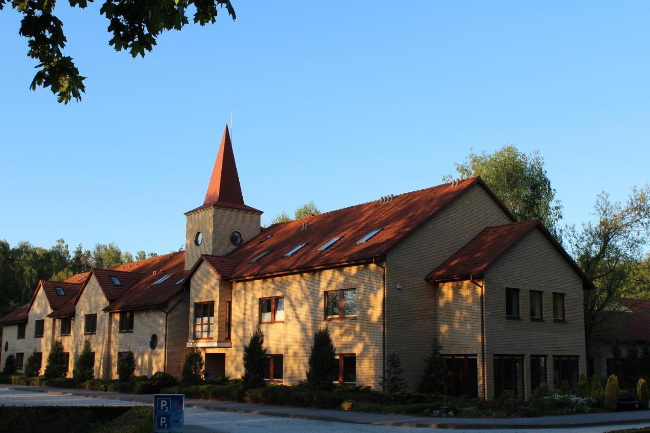 Hotel Uroczysko Porszewice - Osrodek Konferencyjno-Rekolekcyjny Pabianice Exteriér fotografie