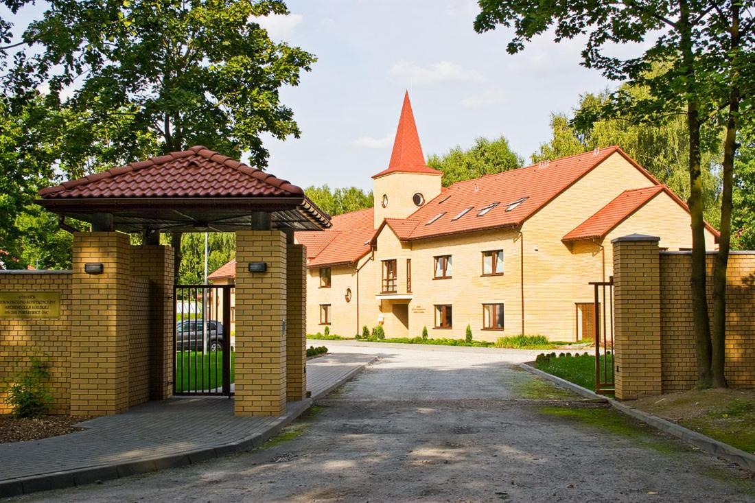 Hotel Uroczysko Porszewice - Osrodek Konferencyjno-Rekolekcyjny Pabianice Exteriér fotografie